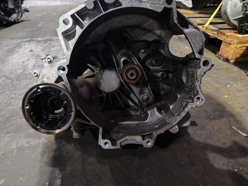 BOITE DE VITESSE MANUEL VW POLO 6R... / AUDI / SEAT / SKODA CODE: LGQ - Vue 2